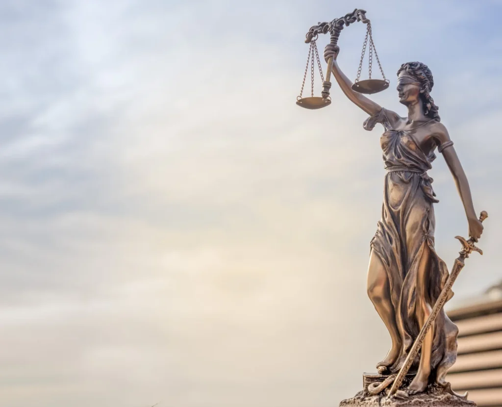 Lady Justice statue holding the scales of justice – criminal defence lawyers Victoria